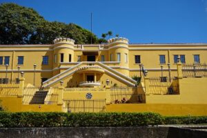 The yellow facade of the Museo Nacional de Costa Rica